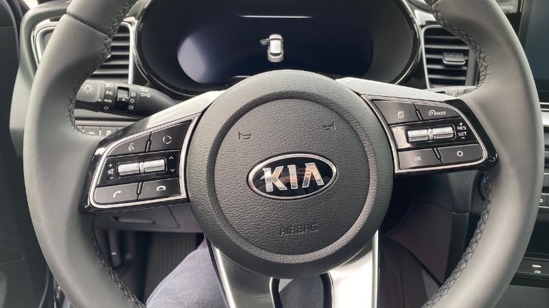 ADAS auto: una panoramica sui sistemi di assistenza alla guida