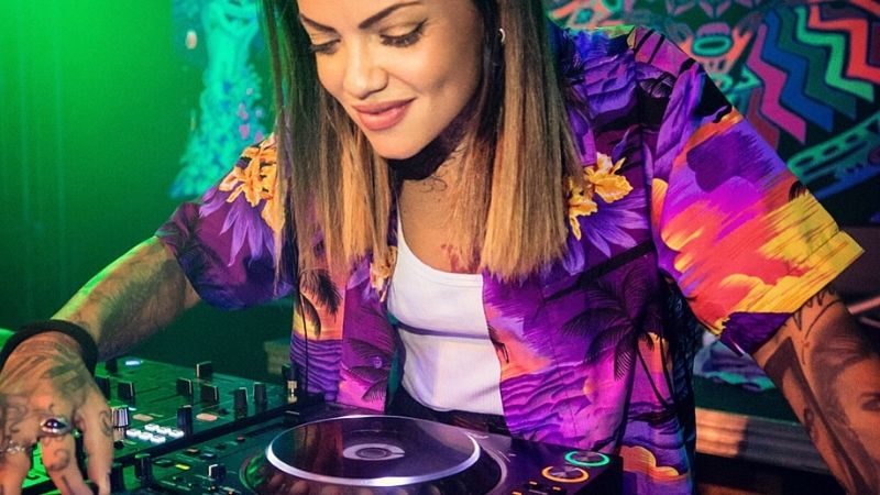 #SENZAFRENI con Milla de la Soul: una Dj che sa il fatto suo