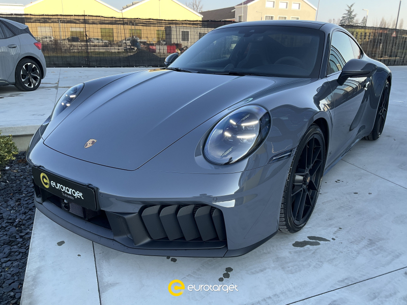 PORSCHE 911 Carrera GTS