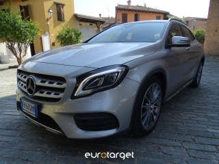 MERCEDES GLA 200 d Automatic 4Matic Premium