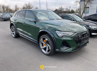 AUDI e-tron  S