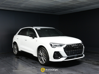 AUDI Q3 35 TDI S tronic Identity Black