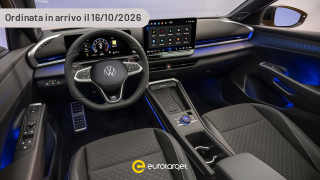 VOLKSWAGEN T-Roc 1.5 eTSI ACT 150 CV DSG R-Line
