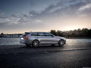 VOLVO V90 T6 Recharge AWD Plug-in Hybrid aut. Plus Dark
