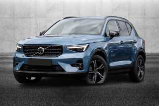 VOLVO XC40 B3 automatico Plus Dark