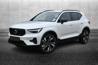 VOLVO XC40 B4 automatico Ultra Dark