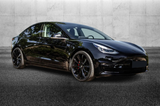 TESLA Model 3  Long Range AWD Performance